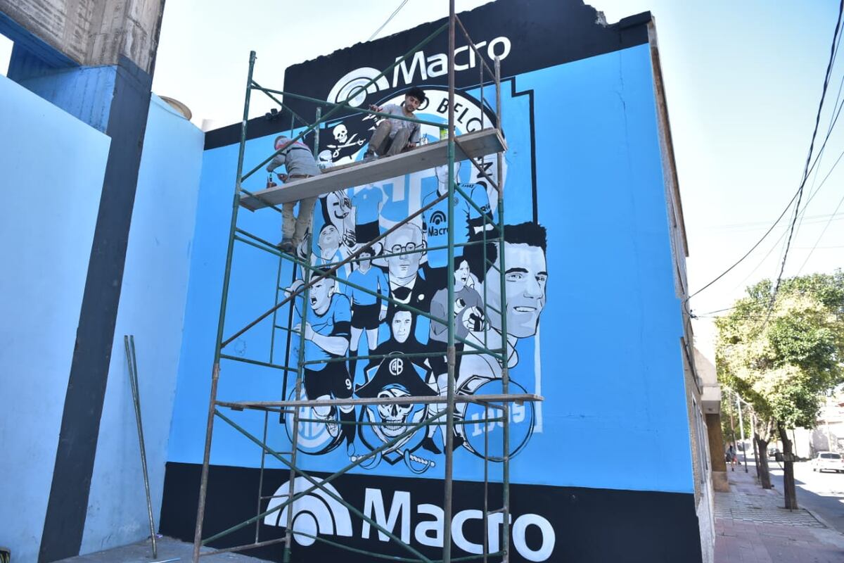 El nuevo mural de Belgrano, sobre calle La Rioja, en el Gigante de Alberdi. (José Gabriel Hernández / La Voz)