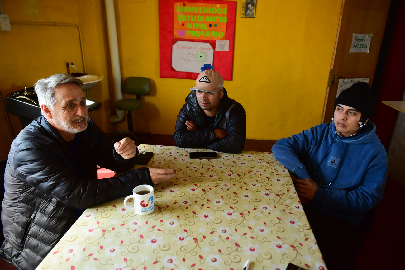 Revista La Luciérnaga cumple 30 años. Oscar Arias, Alexis Tello, y Cristian Ávila (Nicolás Bravo/La Voz)