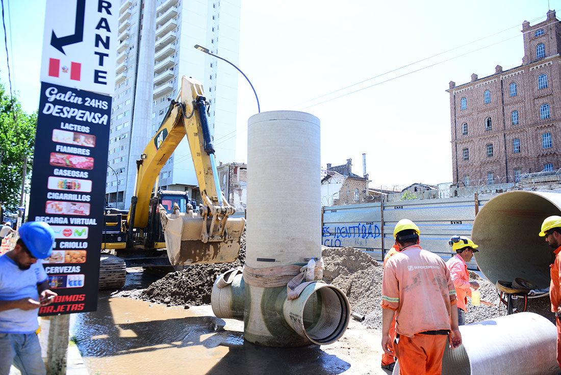 Calle Arturo Orgaz. Obras en Villa Páez tras el desborde (José Hernández/Las Voz).