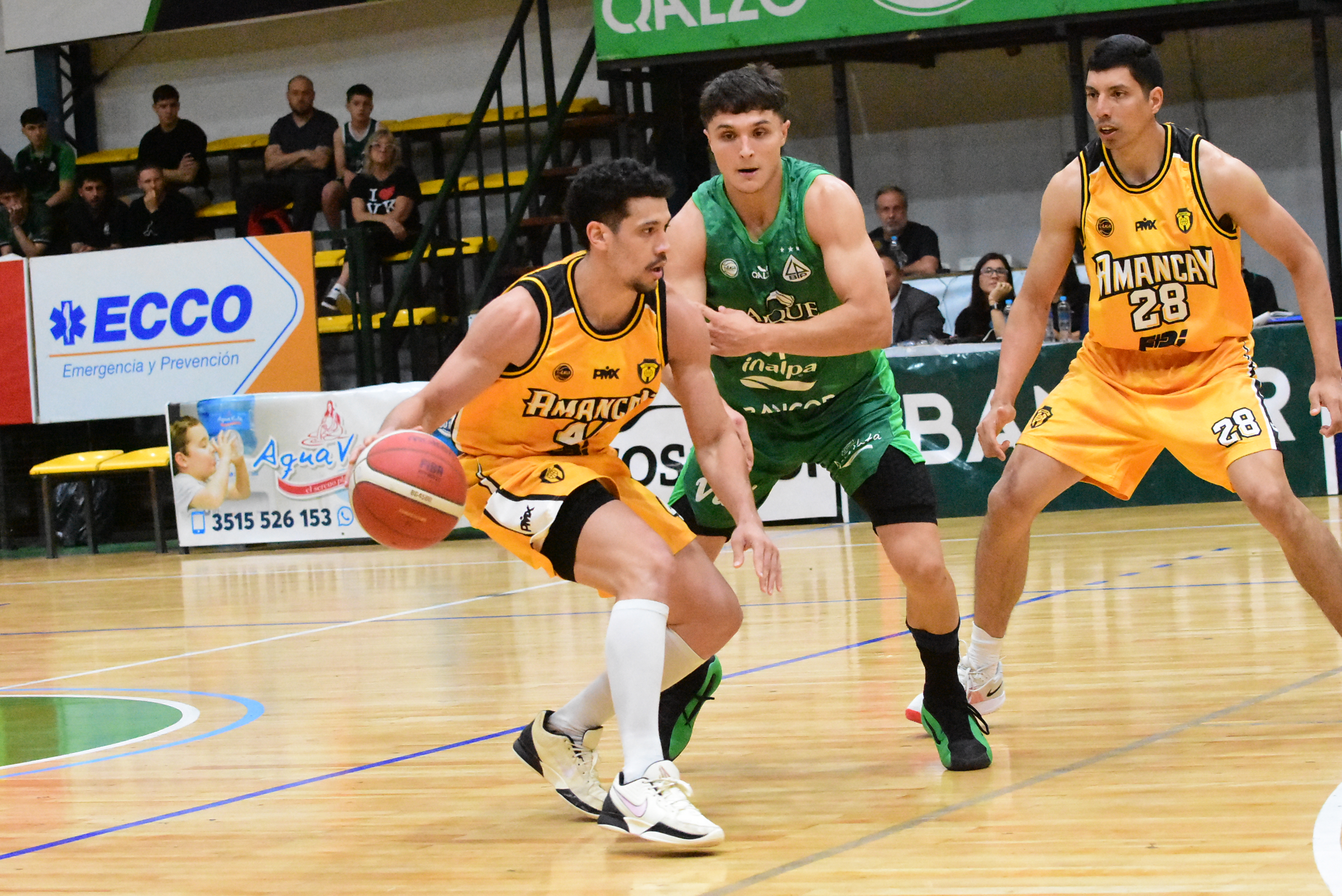 Mauro Araujo fue el goleador de Amancay en la victoria ante Barrio Parque con 19 puntos, anotando 3/5 en triples. Este viernes, visita a Hindú. (Prensa Barrio Parque)