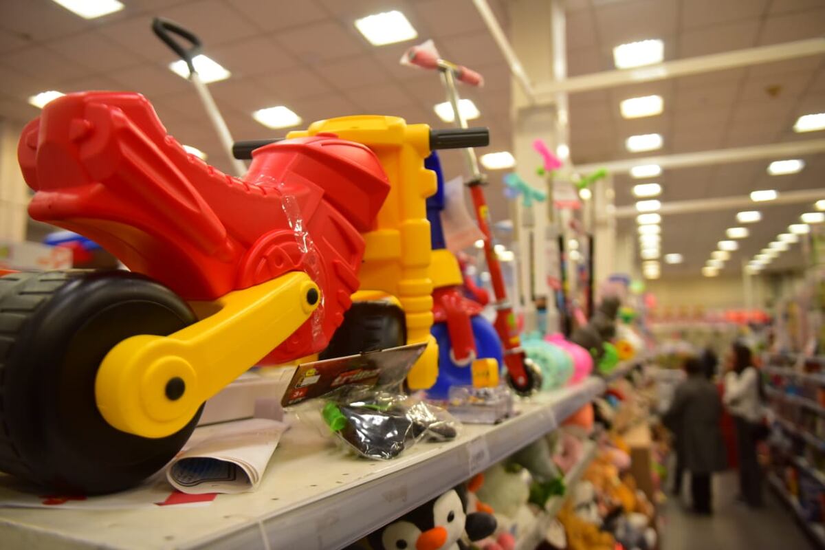 Los comercios en Córdoba esperan repuntar las ventas para el Día de la Niñez. (José Gabriel Hernández / La Voz)
