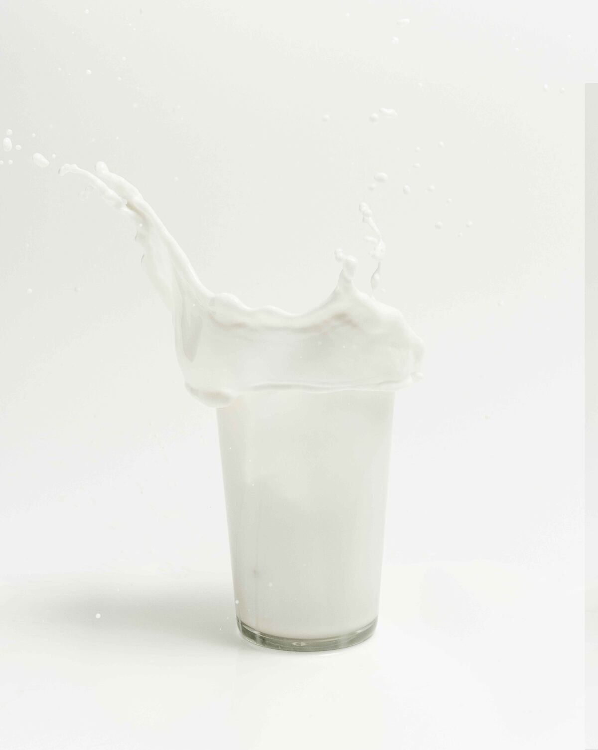 El hallazgo científico que revela compuestos inéditos en un tipo de leche con fuerte impacto inmunológico. (Freepik)