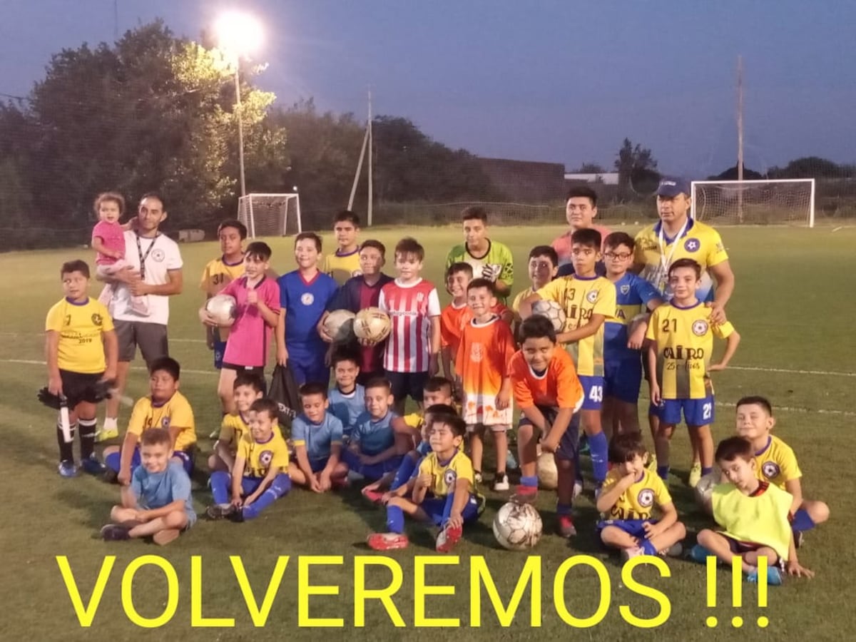 Cristian Durán y su escuelita de fútbol