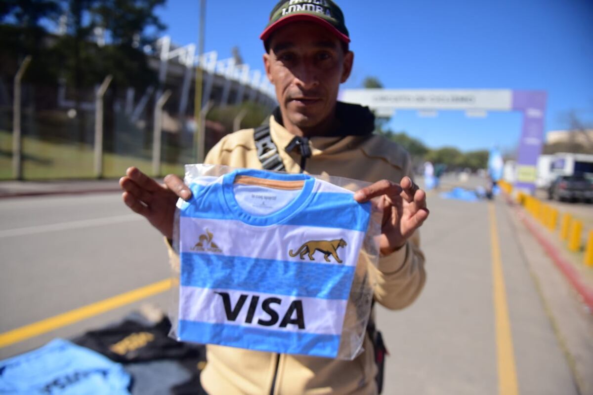 Entrenamiento abierto de Los Pumas en el Kempes. (José Gabriel Hernández / La Voz).