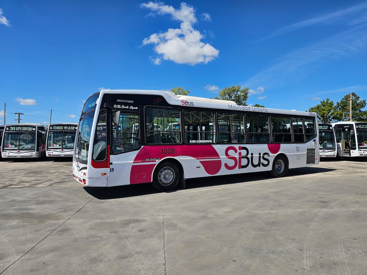Así lucen los ómnibus de SiBus, la empresa que comienza a operar en los corredores 3 y 8 del transporte urbano de Córdoba (Gentileza SiBus).