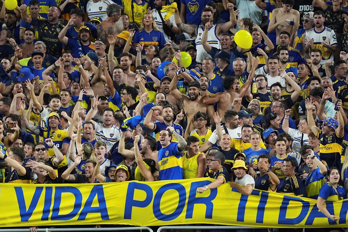 Los hinchas de Boca coparon el Hard Rock Café. (AP).